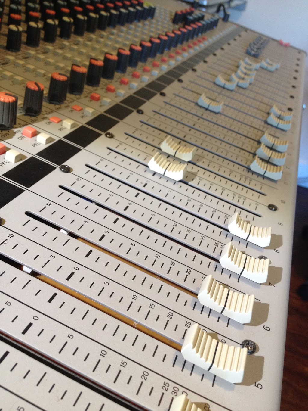 Studio 4Thirty2 | 1320 Westover Rd, Millgrove, ON L0R 1V0, Canada | Phone: (416) 855-0918