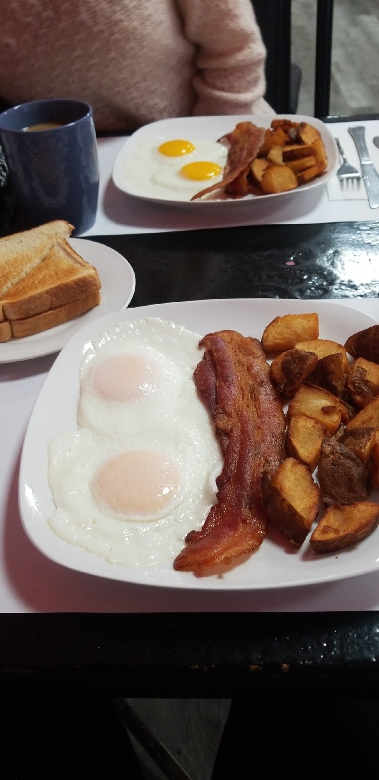 MAMA’S KITCHEN | 191 Dundas St E, Belleville, ON K8N 1E2, Canada | Phone: (613) 779-7200