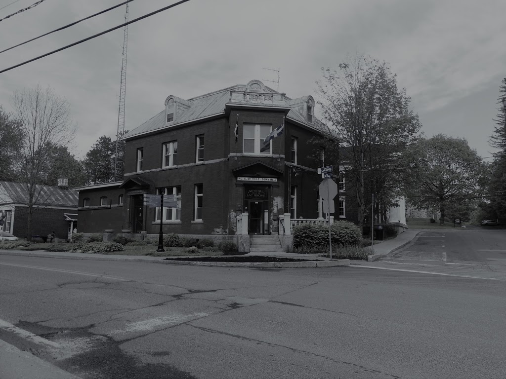 Lac-Brome Town Hall | 122 Chemin Lakeside, Knowlton, QC J0E 1V0, Canada | Phone: (450) 243-6111