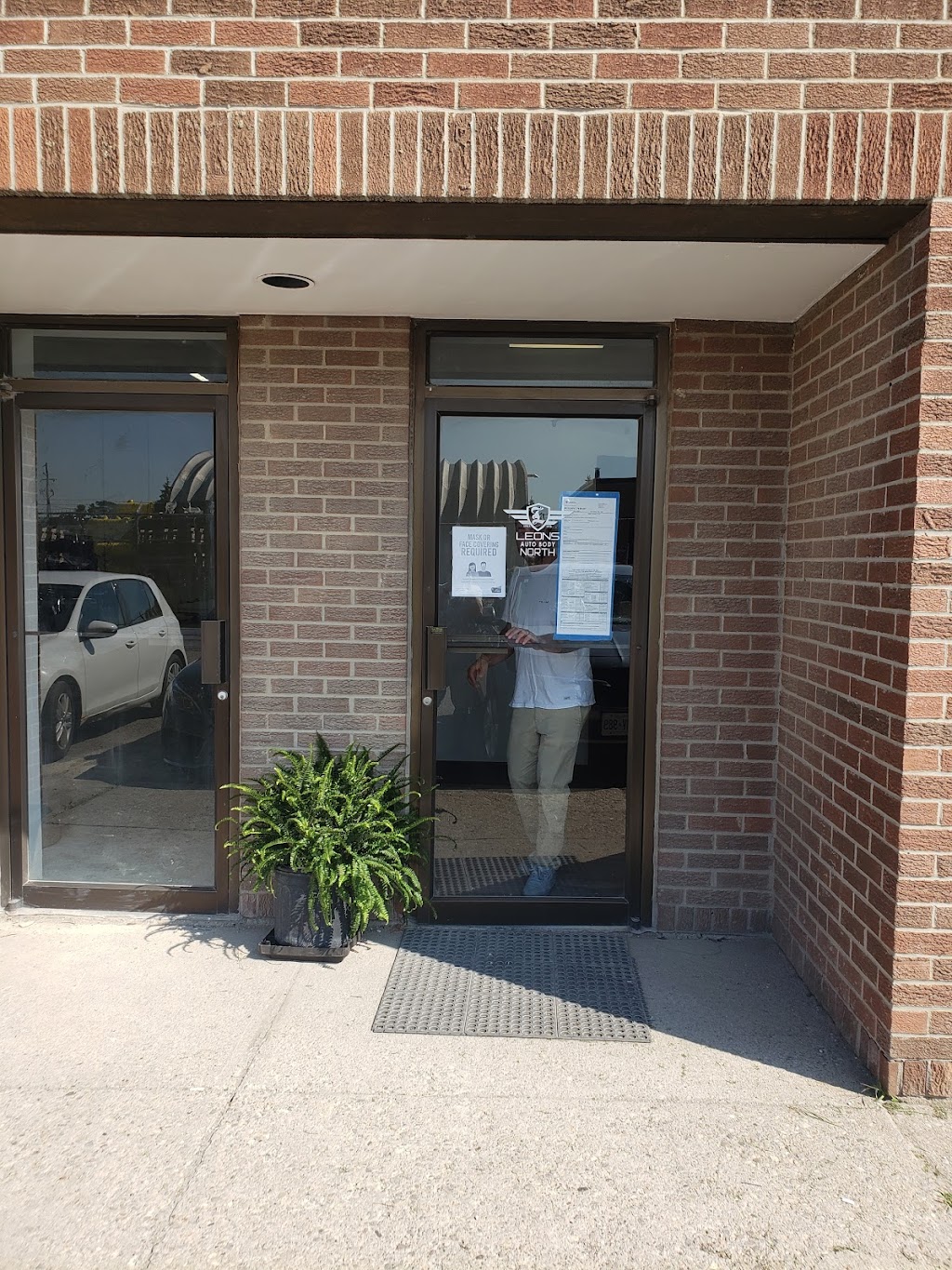 Leons Auto Body North | 99 Rodinea Rd unit 4, Maple, ON L6A 1R3, Canada | Phone: (905) 508-9888