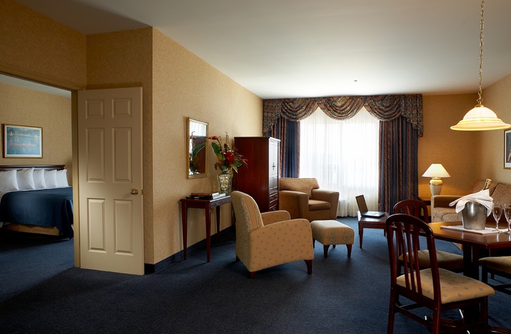 Quality Inn & Suites | 6680 Boulevard Taschereau, Brossard, QC J4W 1M8, Canada | Phone: (450) 671-7213
