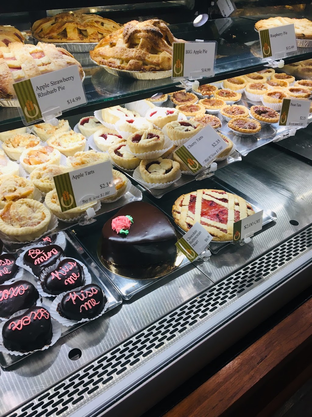 Hot Oven Bakery | 250 The East Mall, Etobicoke, ON M9B 6J6, Canada | Phone: (416) 233-6771