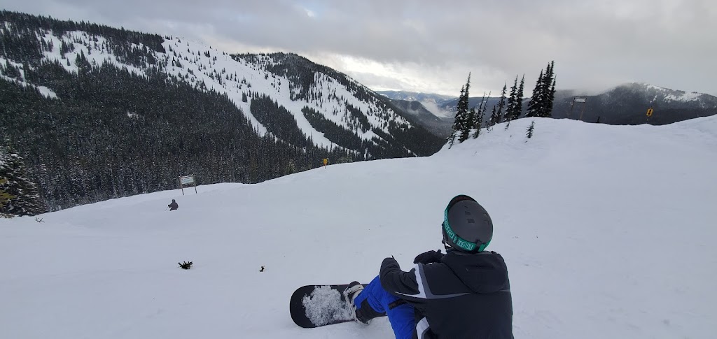 Manning Park Ski Area | point of interest | Gibson Pass Rd, Manning Park, BC V0X 1R0, Canada | 8003303321 OR +1 800-330-3321
