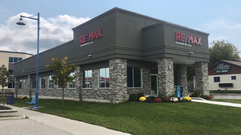 RE/MAX Hallmark Chay Realty Brokerage | 2095 Thompson St, Innisfil, ON L9S 1T1, Canada | Phone: (705) 431-7100