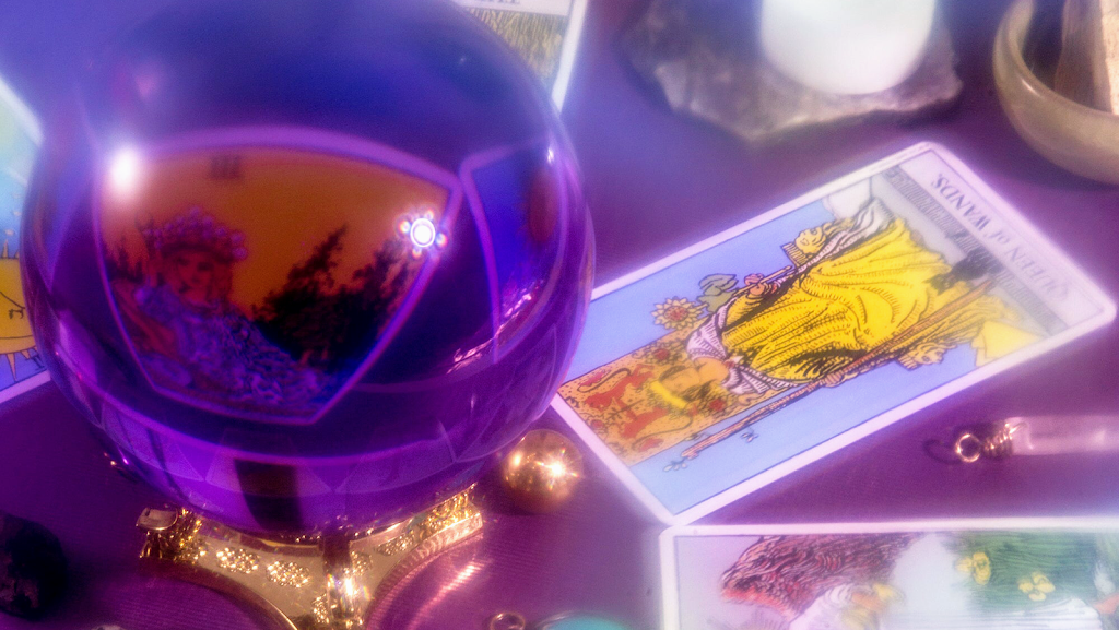 Psychic mystic moon | 1279 Gerrard St E, Toronto, ON M4L 1Y5, Canada | Phone: (416) 906-1422