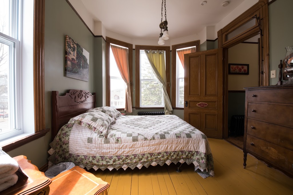 Resto-Gîte Le Lutin Marmiton | 2410 Ave Principale, Saint-Élie-de-Caxton, QC G0X 2N0, Canada | Phone: (819) 221-2150