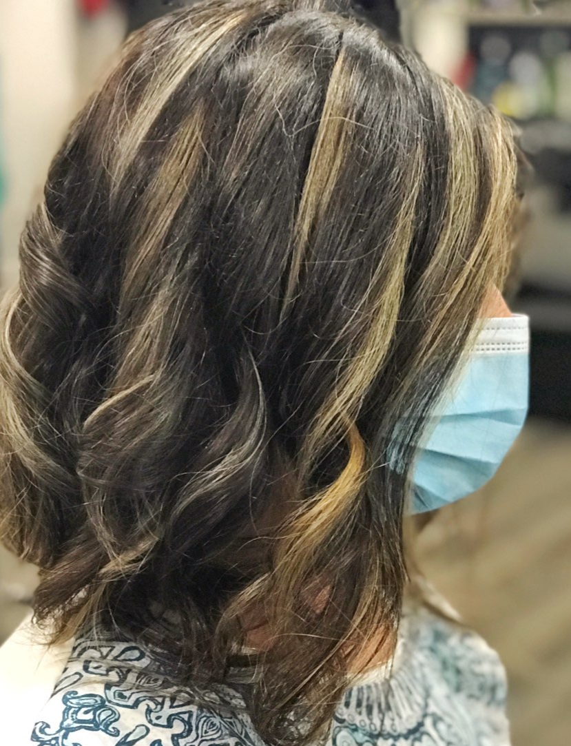 Salon de Coiffure Lili | 7801 Bd Taschereau, Brossard, QC J4Y 1A3, Canada | Phone: (514) 447-3288
