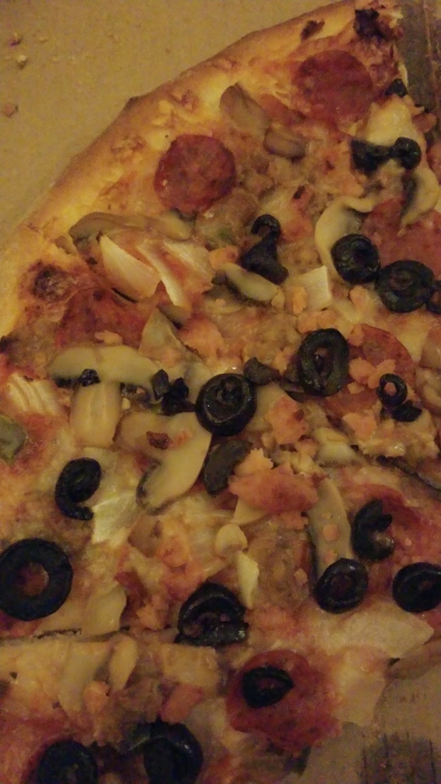 Carmines Pizzeria Italiano | 6671 Drummond Rd, Niagara Falls, ON L2G 4N8, Canada | Phone: (905) 374-4400