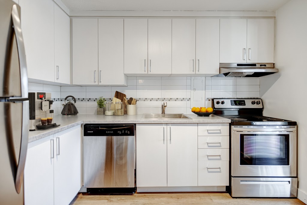 Hi-Rise 4 | 700 Rue de Gaspé, Verdun, QC H3E 1H2, Canada | Phone: (514) 769-8982