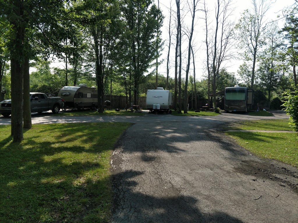 AA Royal Motel & Campground | 3333 Niagara Falls Blvd, North Tonawanda, NY 14120, USA | Phone: (716) 693-5695