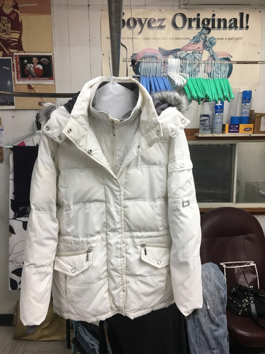 Nettoyeur DAnjou | 6559 Av. Azilda, Anjou, QC H1K 2Z8, Canada | Phone: (514) 352-8500