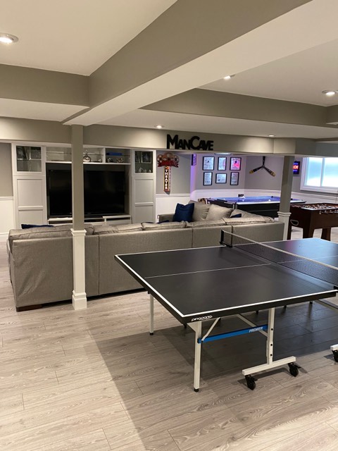 Ashley HomeStore | 1-650 Division Rd, Windsor, ON N8X 5E7, Canada | Phone: (519) 969-5814