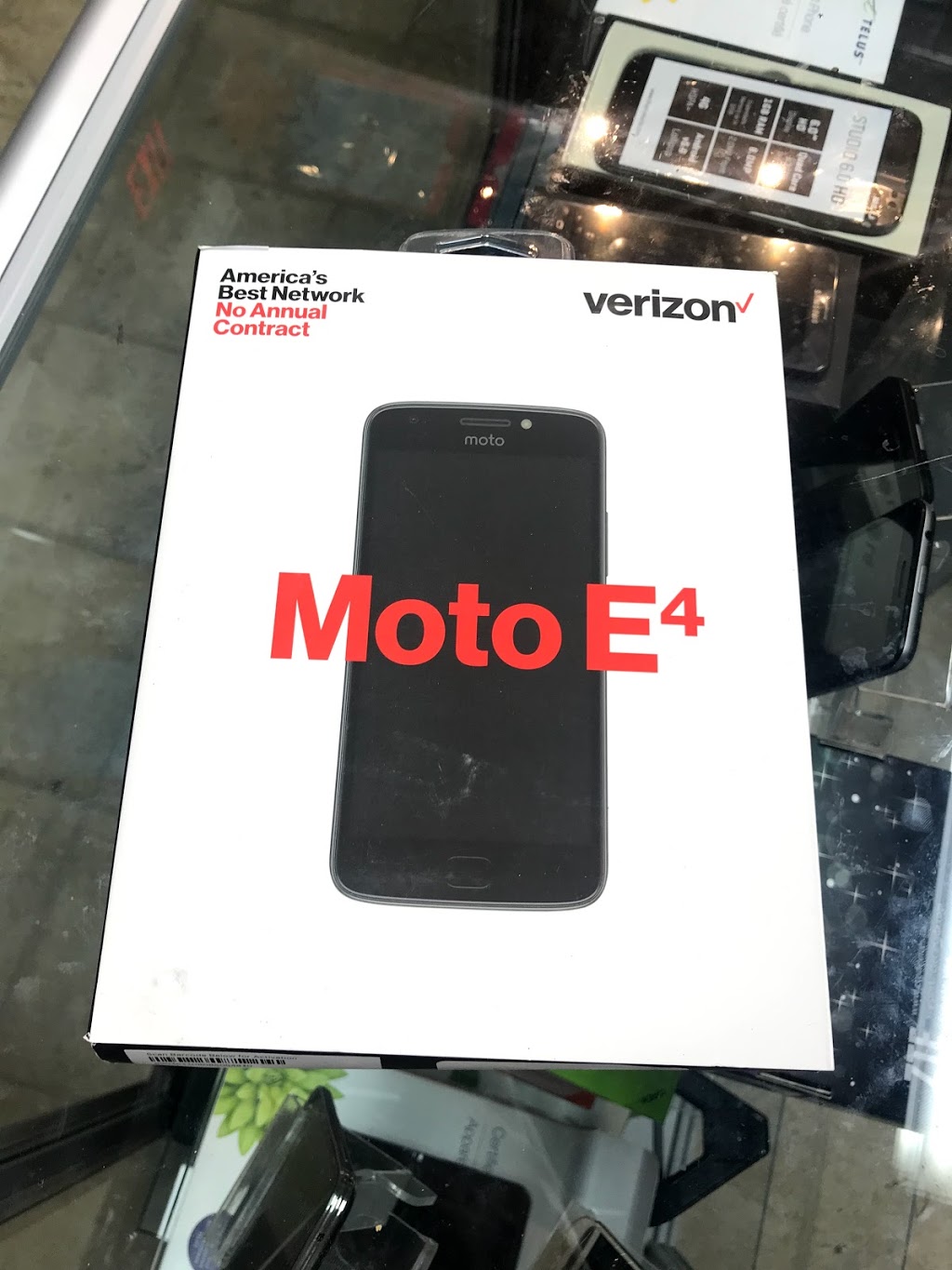 Cell Rox | 384 Yonge St, Toronto, ON M5B 1S8, Canada | Phone: (416) 260-1800