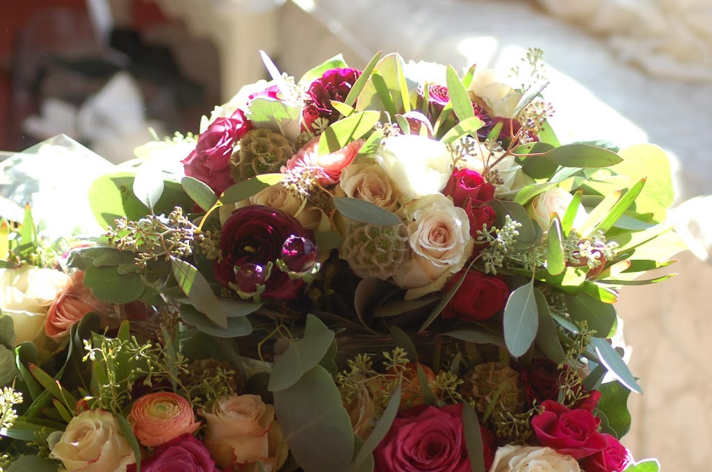 Stoneblossom Floral Gallery | 2586 St Joseph Blvd, Orléans, ON K1C 1G3, Canada | Phone: (613) 424-2249