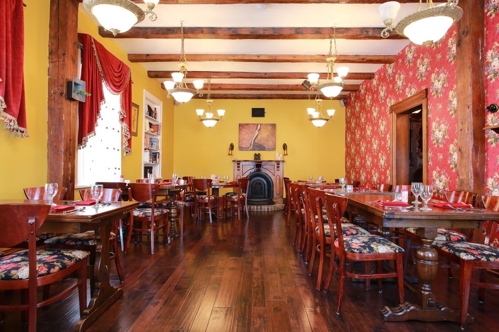 Vidyas Veggie Gourmet Restaurant | 238 Barrie St, Thornton, ON L0L 2N0, Canada | Phone: (705) 458-2000