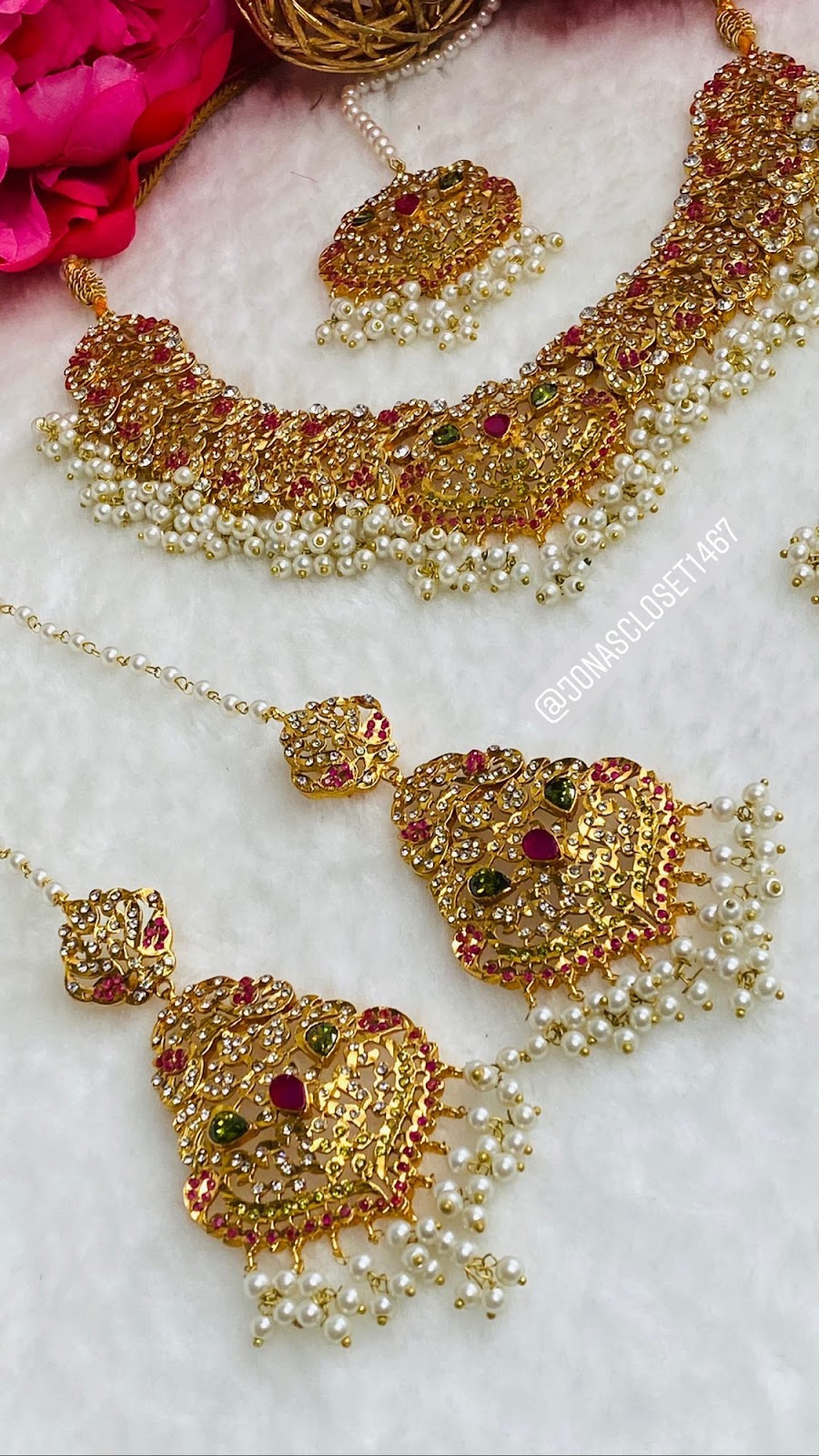 Jonascloset13 | 27863 Ledunne Ave, Abbotsford, BC V4X 0A8, Canada | Phone: (778) 245-0405