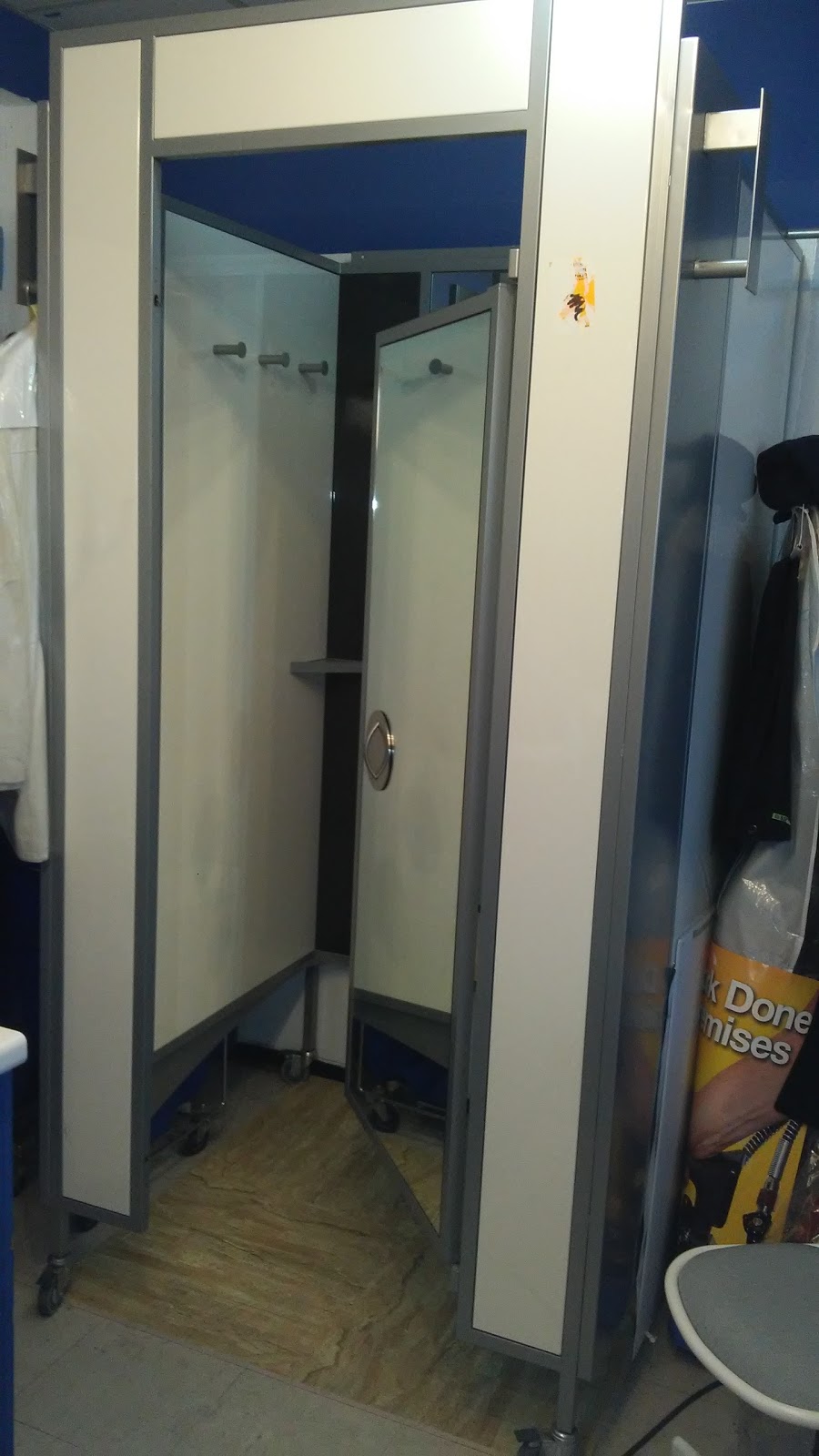 D-LUX CLEANERS | 10737 Yonge St, Richmond Hill, ON L4C 9M9, Canada | Phone: (905) 737-9822