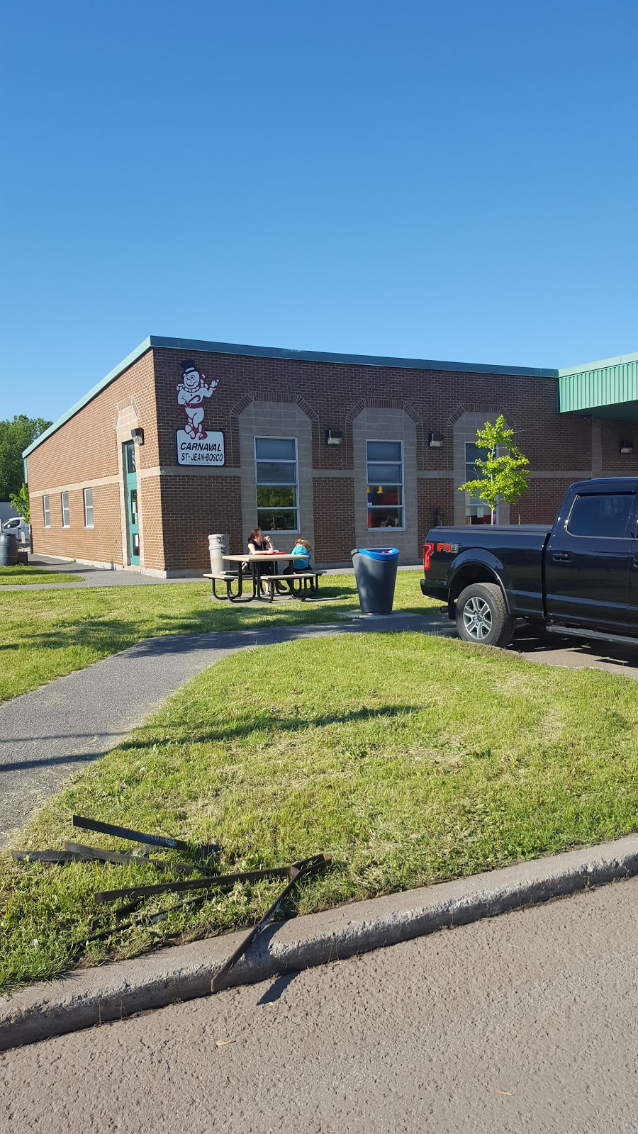 Hull Community Police | 70 Boulevard Saint-Joseph, Gatineau, QC J8Y 3W4, Canada | Phone: (819) 595-8095