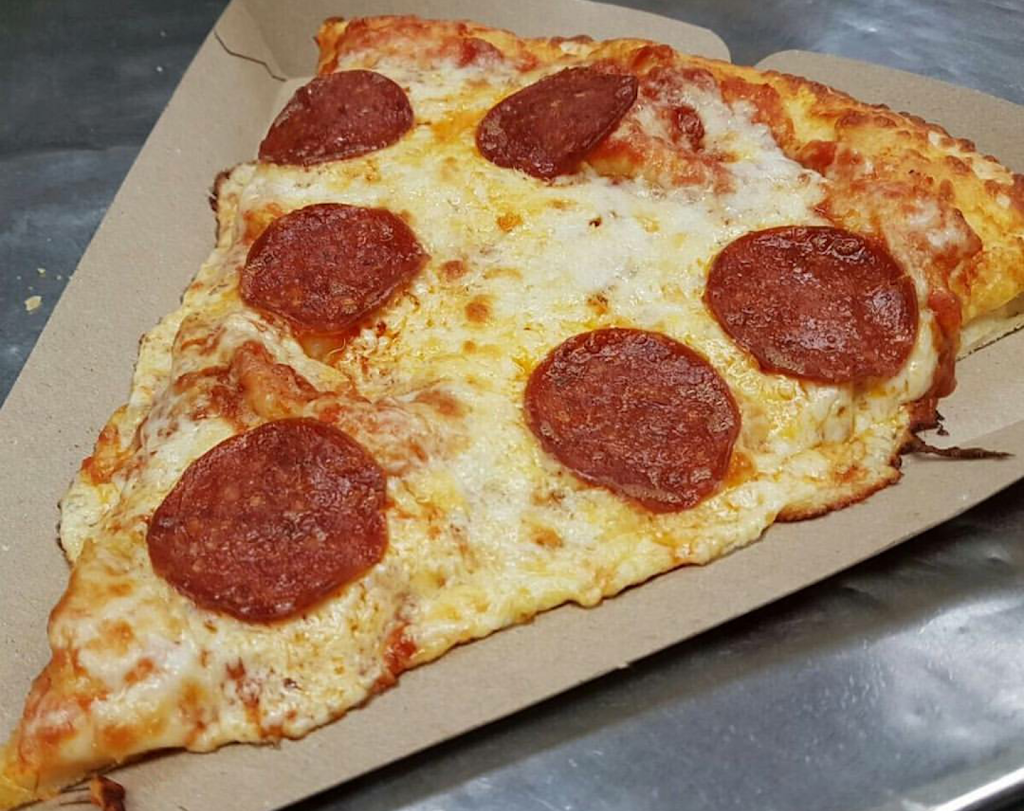 Lorenzos Pizzeria | 100 Castlefrank Rd, Kanata, ON K2L 2V6, Canada | Phone: (613) 836-3311