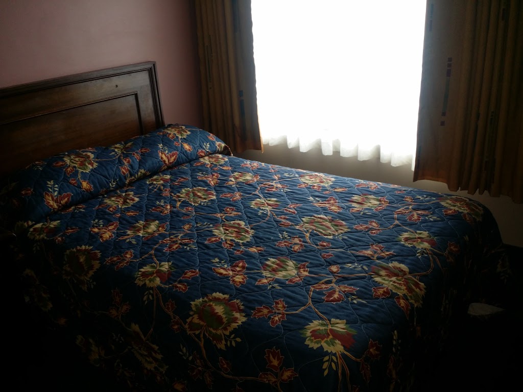 White Knight Motel | 6965 Dixie Rd, Mississauga, ON L5T 1A8, Canada | Phone: (905) 564-8001