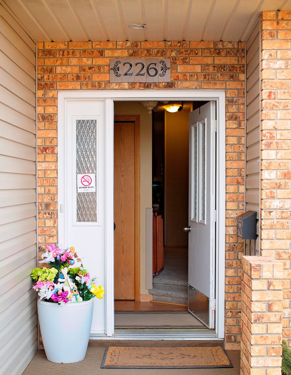 Helping Hands | 226 Hansen Dr, Regina, SK S4X 2Y6, Canada | Phone: (306) 545-7733