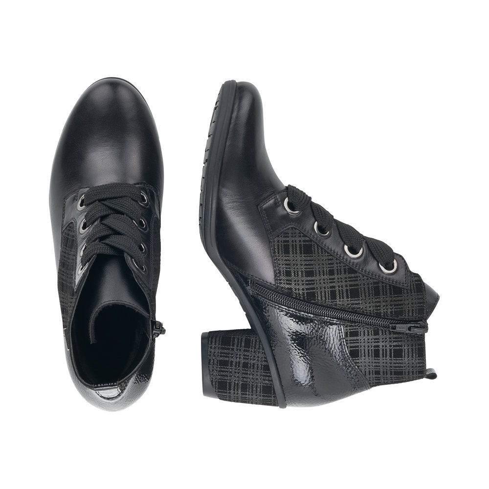 Smith’s Shoes Quality Service And Fit Since 1944 | 12 Beckwith St N, Smiths Falls, ON K7A 2B1, Canada | Phone: (613) 283-0577