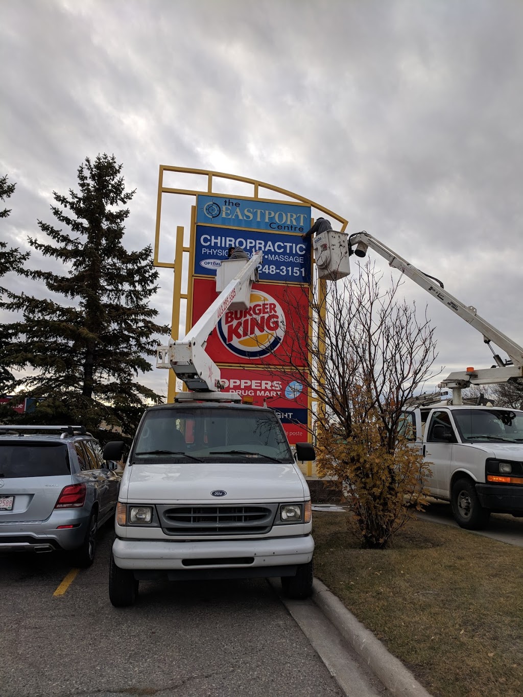 Lunar Graphics & Signs Inc. | 15 7003 30 St SE, Calgary, AB T2C 1N6, Canada | Phone: (403) 926-9246