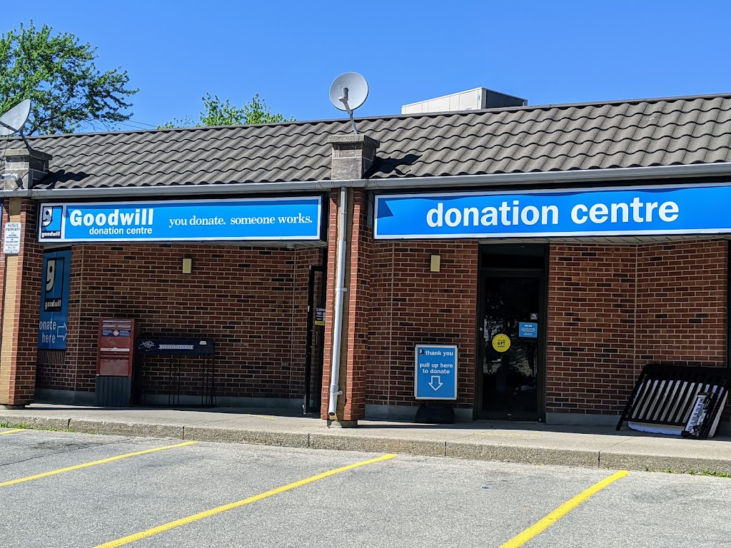 Goodwill Donation Centre | 570 Kortright Rd W, Guelph, ON N1G 3W8, Canada | Phone: (519) 766-1111