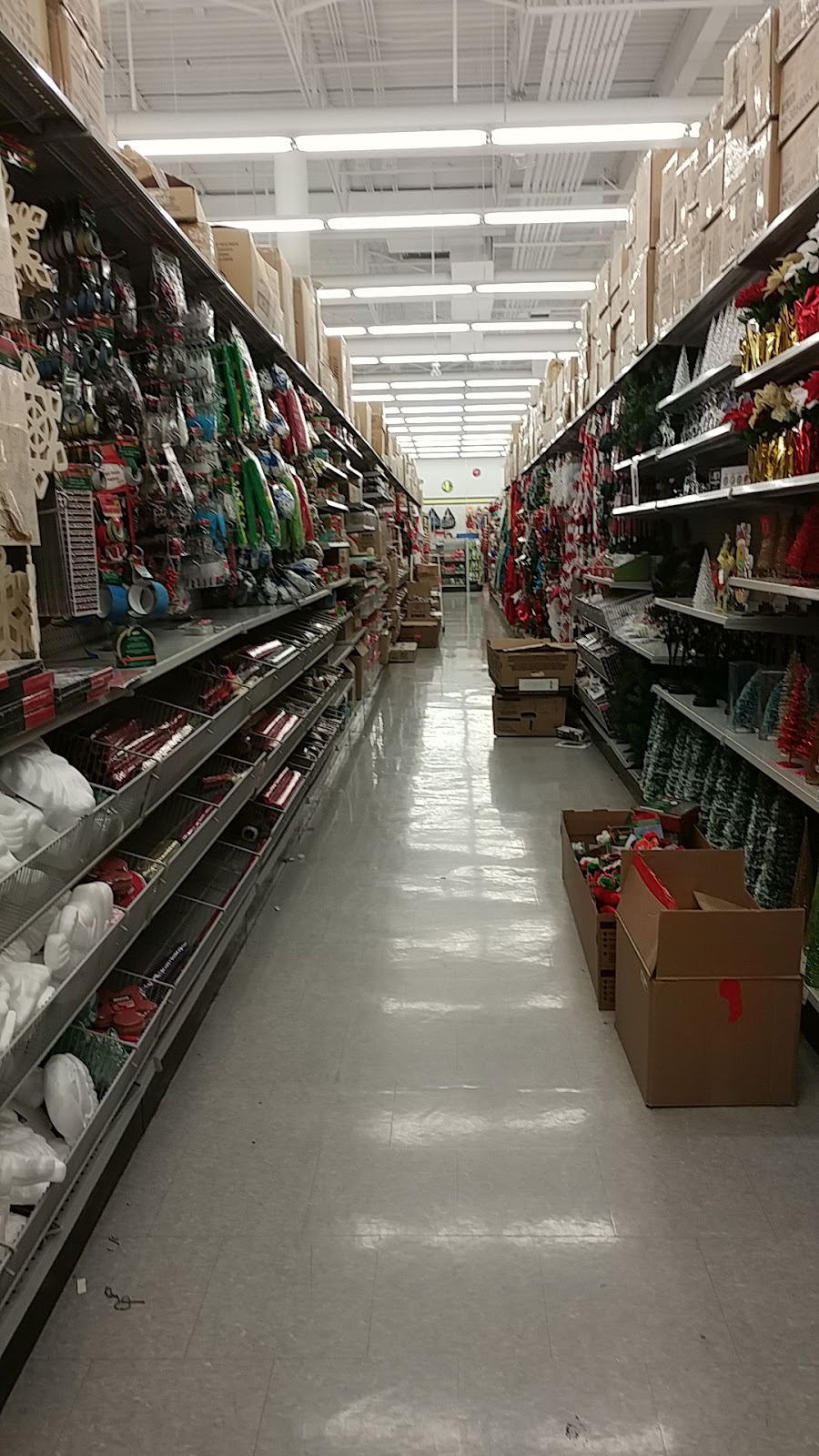 Dollarama | 3510 Saanich Rd, Victoria, BC V8X 1W3, Canada | Phone: (250) 412-0224