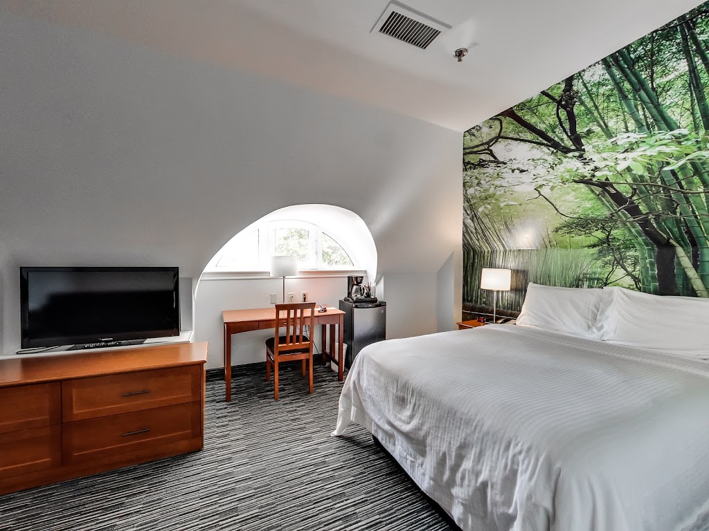 Isabella Hotel & Suites | 556 Sherbourne St, Toronto, ON M4X 1L4, Canada | Phone: (416) 922-2203