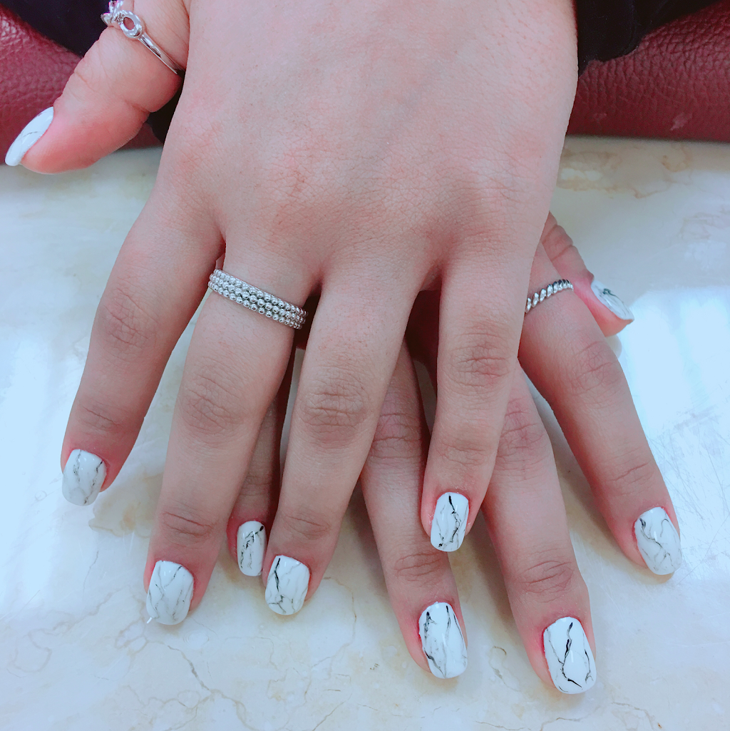 Classy Nails | 8707 Dufferin St Unit #23, Thornhill, ON L4J 0A6, Canada | Phone: (905) 771-1303