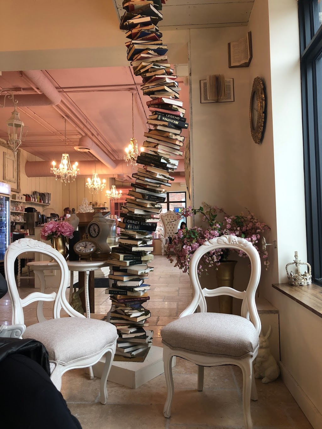 La Maison Rose Cafe | 420 Winston Rd, Grimsby, ON L3M 0H2, Canada | Phone: (289) 235-9040