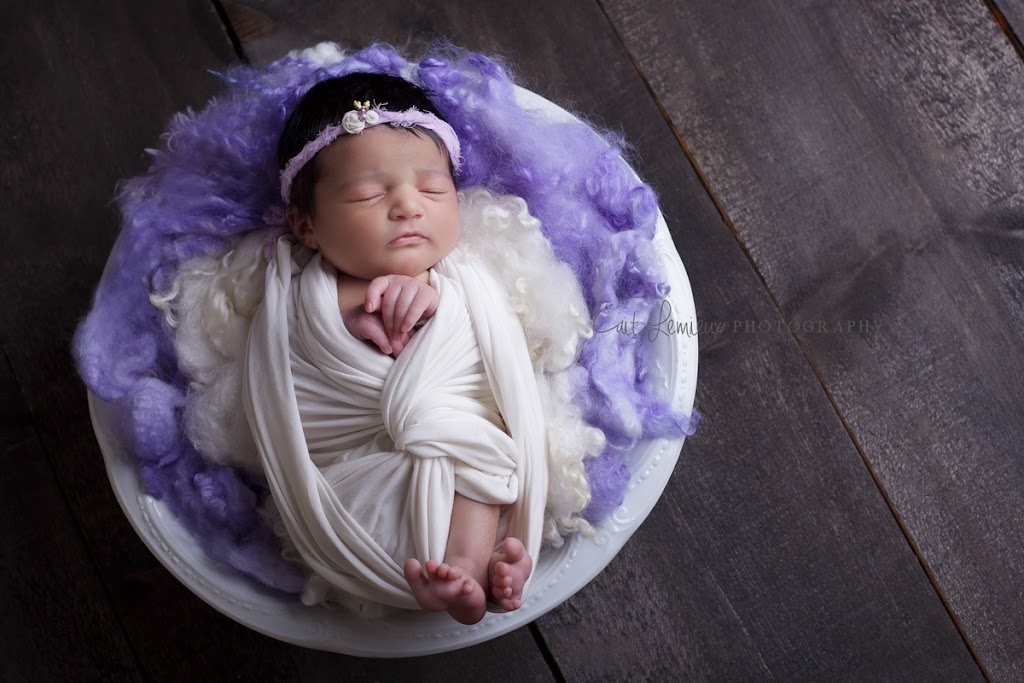 Cait Lemieux Photography | Otha Studio, 233 Bd Sainte-Rose #350, Laval, QC H7L 1L7, Canada | Phone: (514) 998-8384