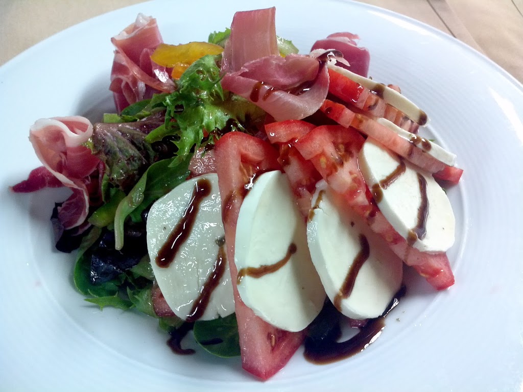 The Lake Grill | 1628 Brock St S, Whitby, ON L1N 7H9, Canada | Phone: (905) 556-0142
