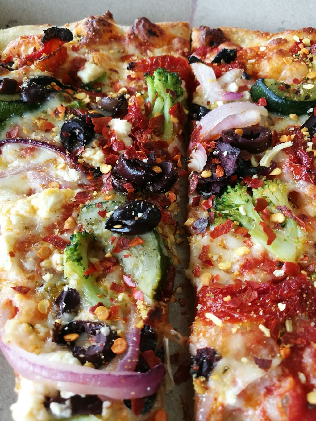 Pizza Pizza | 450 Erb St W #4, Waterloo, ON N2T 1H4, Canada | Phone: (519) 747-1111