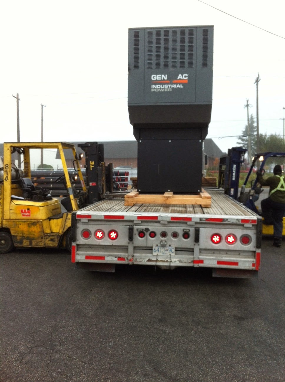 Signal Warehousing | 8601 Main St, Vancouver, BC V5X 3M3, Canada | Phone: (604) 324-7571
