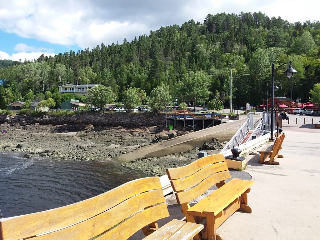 Restaurant Les 3G (SteRose du Nord) 100 Rue du Quai, SainteRoseduNord, QC G0V 1T0, Canada