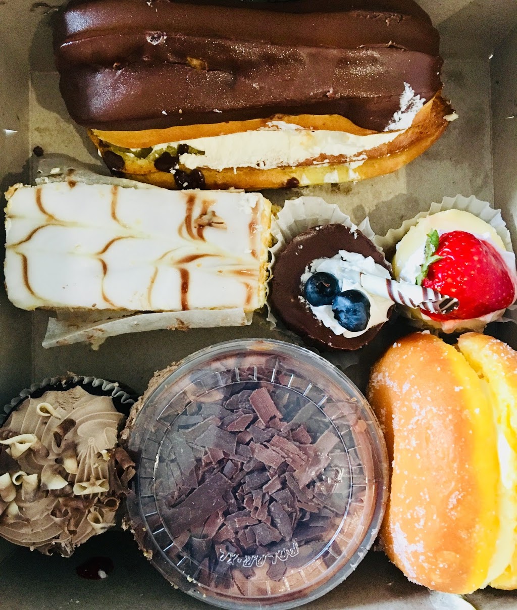 Nova Pastry & Bakery | 3635 Cawthra Rd, Mississauga, ON L5A 2Y5, Canada | Phone: (905) 279-3206