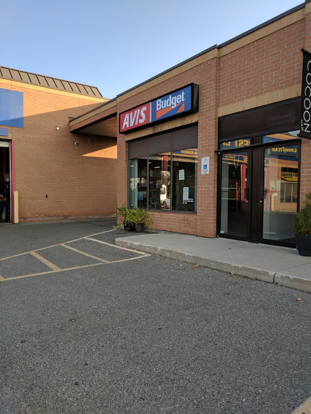 Avis Car Rental | West Mississauga, 2087 Royal Windsor Dr, Mississauga, ON L5J 1K5, Canada | Phone: (905) 855-6979