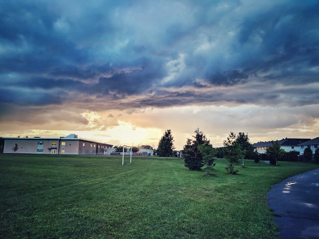 Juanita Snelgrove Park | 356 Kinghorn Crescent, Kanata, ON K2K 0C6, Canada