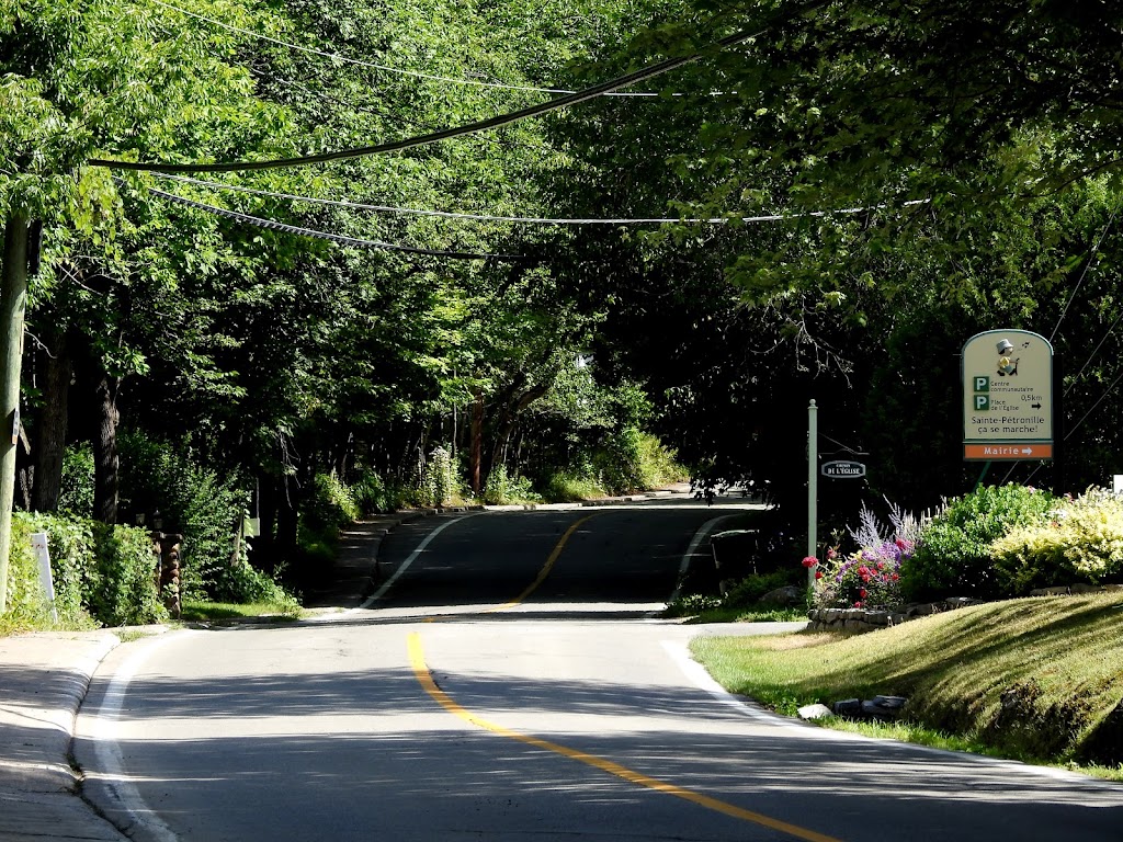 Municipalité de Sainte-Pétronille | 3 Chem. de lÉglise, Sainte-Pétronille, QC G0A 4C0, Canada | Phone: (418) 828-2270