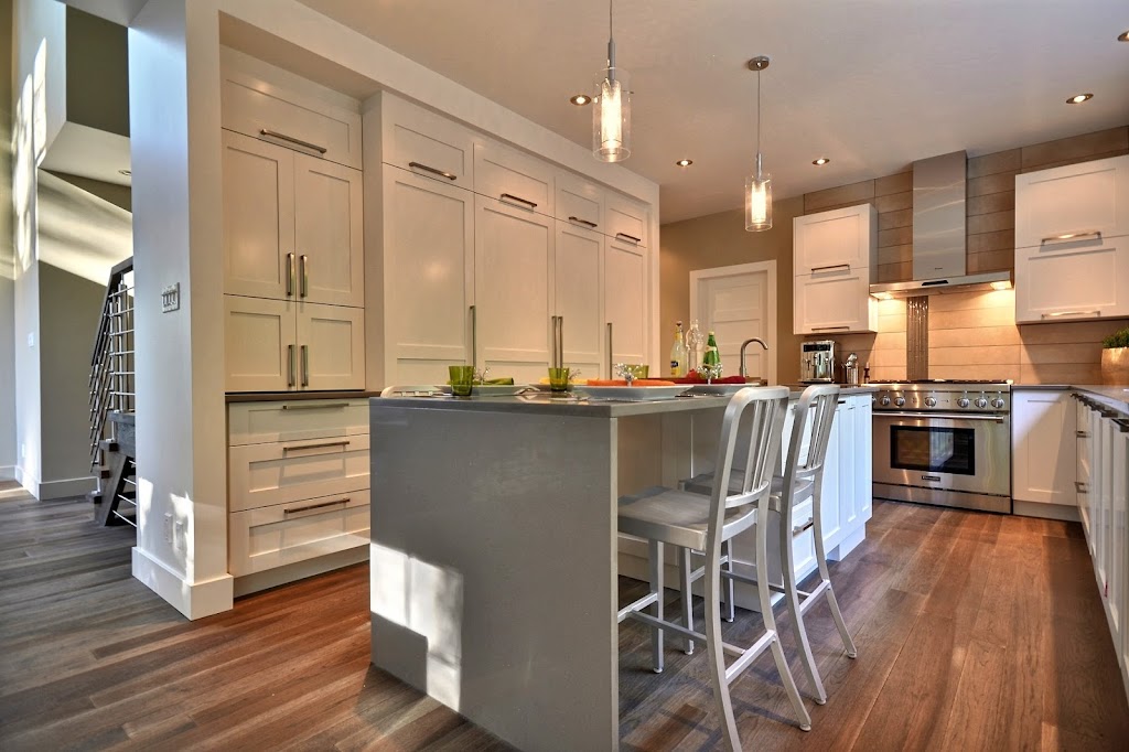 Mélyssa Robert Designer | 16400 Mnt Guénette, Mirabel, QC J7J 2E2, Canada | Phone: (450) 858-3326