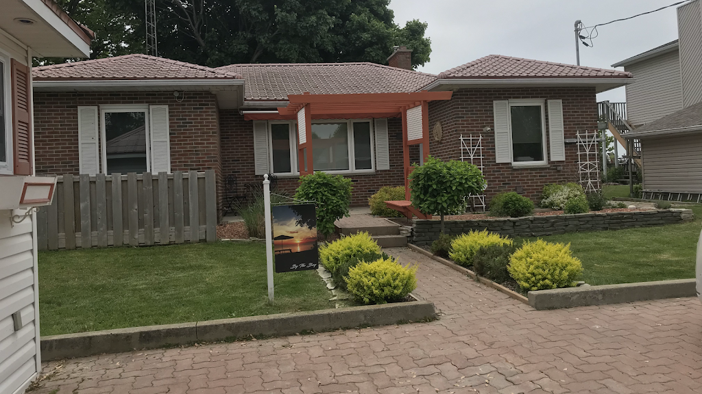 Sunsets by the Bay | 848 Point Pelee Dr, Leamington, ON N8H 3V4, Canada | Phone: (519) 796-0306