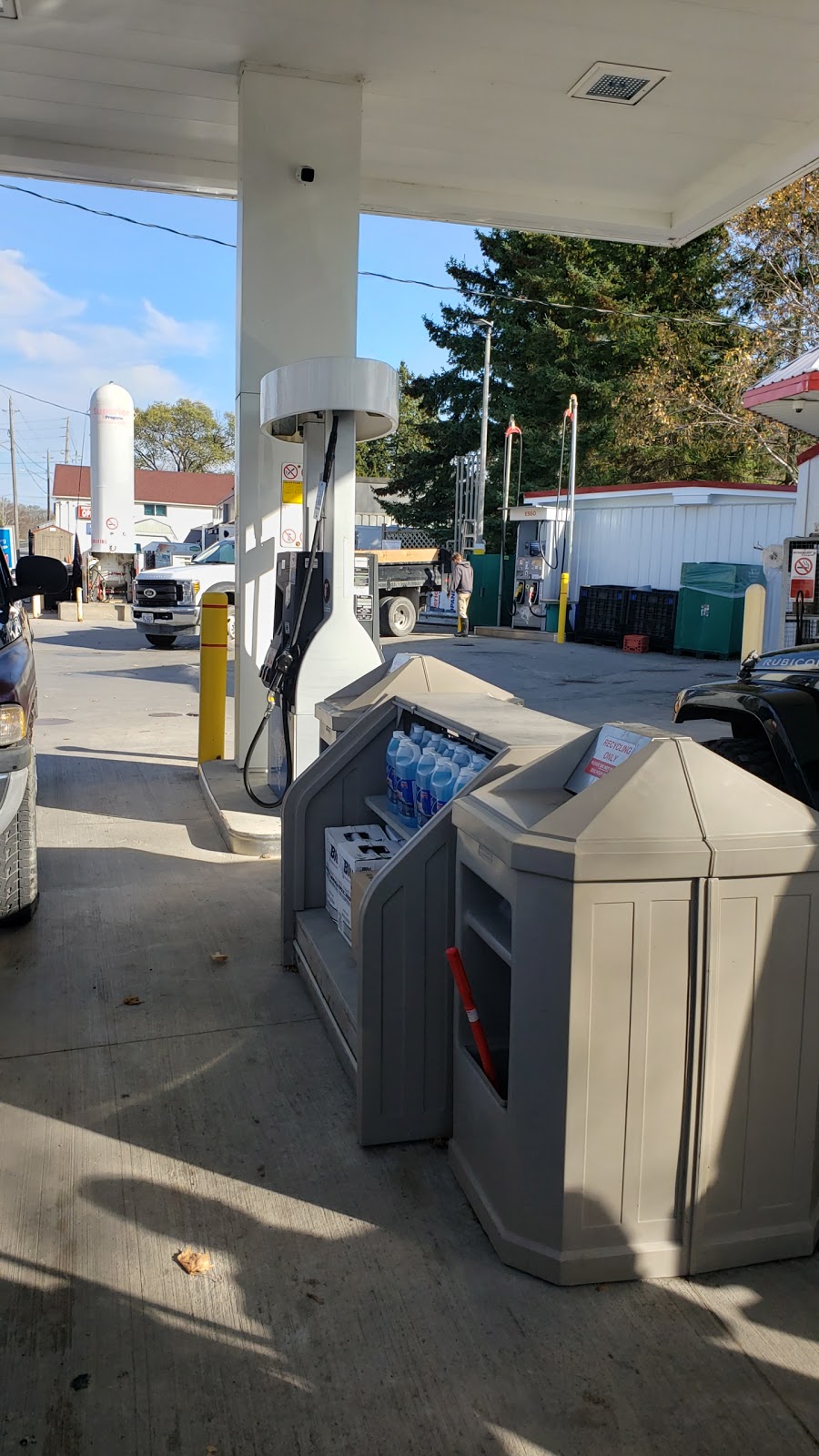 Esso | 10843 County Rd 2, Grafton, ON K0K 2G0, Canada | Phone: (905) 349-3059