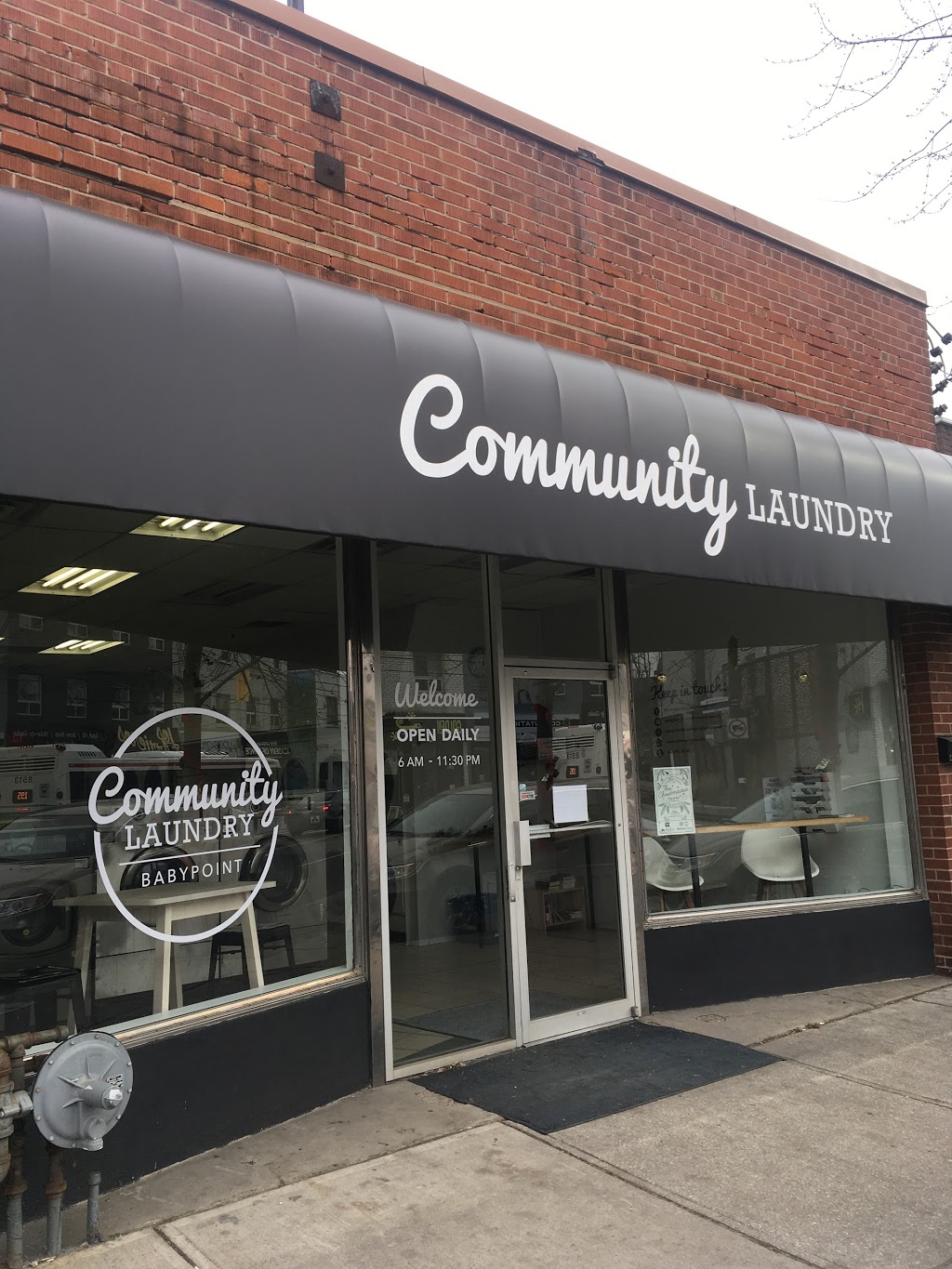 Community Laundry | 287 Jane St, Toronto, ON M6S 3Z3, Canada | Phone: (647) 495-9610