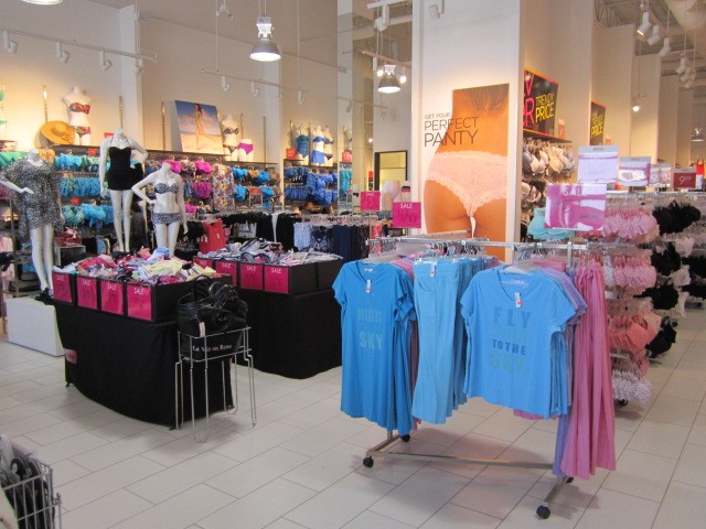 La Vie en Rose | 7575 Weston Rd #118, Woodbridge, ON L4L 9K5, Canada | Phone: (905) 264-6369