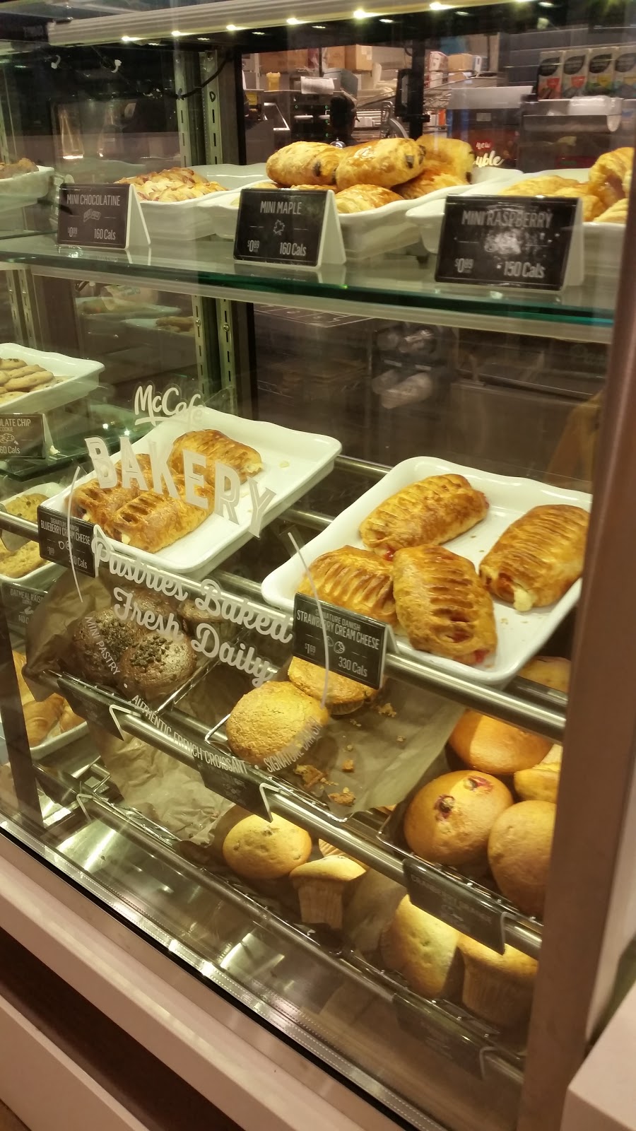 McDonalds | 235 Castle Oaks Crossing, Brampton, ON L6P 3X3, Canada | Phone: (905) 794-9224