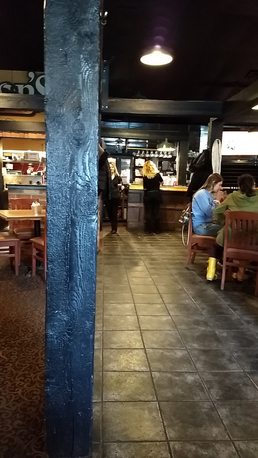 Braxtons Tap & Grill | 1093 Talbot St, St Thomas, ON N5P 1G4, Canada | Phone: (519) 207-2728