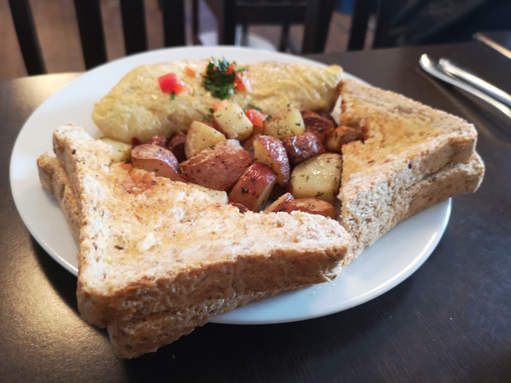 Okanagan Street Food | 812 Crowley Ave, Kelowna, BC V1Y 7G7, Canada | Phone: (778) 478-0807