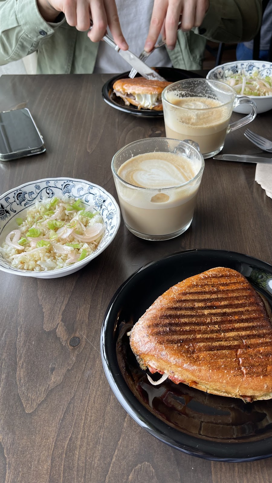 La base de lit - Café de village | 2409 Rte. du Fleuve, Les Éboulements, QC G0A 2M0, Canada | Phone: (418) 998-4726